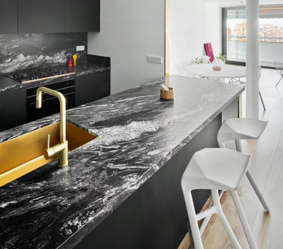 black beauty kitchen by sensa cosentino